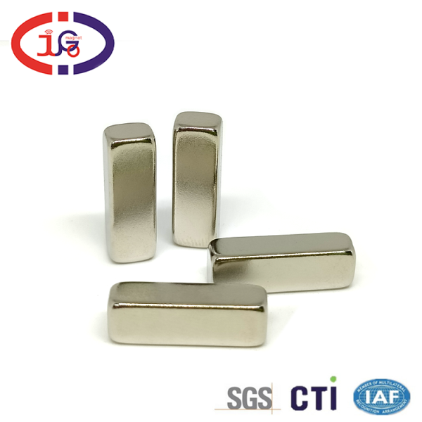 F15*5*4方形磁鐵 軌道強(qiáng)磁 磁控吸鐵石 釹磁鐵廠家來圖加工定制